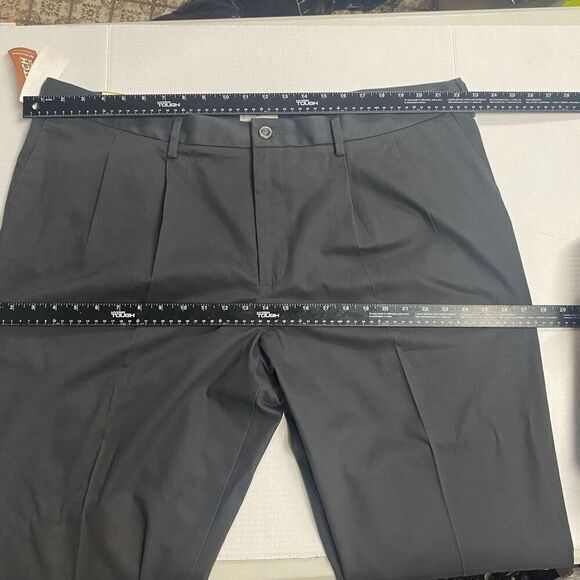 DOCKERS Men’s Gray Signature Khaki Relaxed Fit Pleated Pants Size W 44 L 30 - Picture 7 of 12